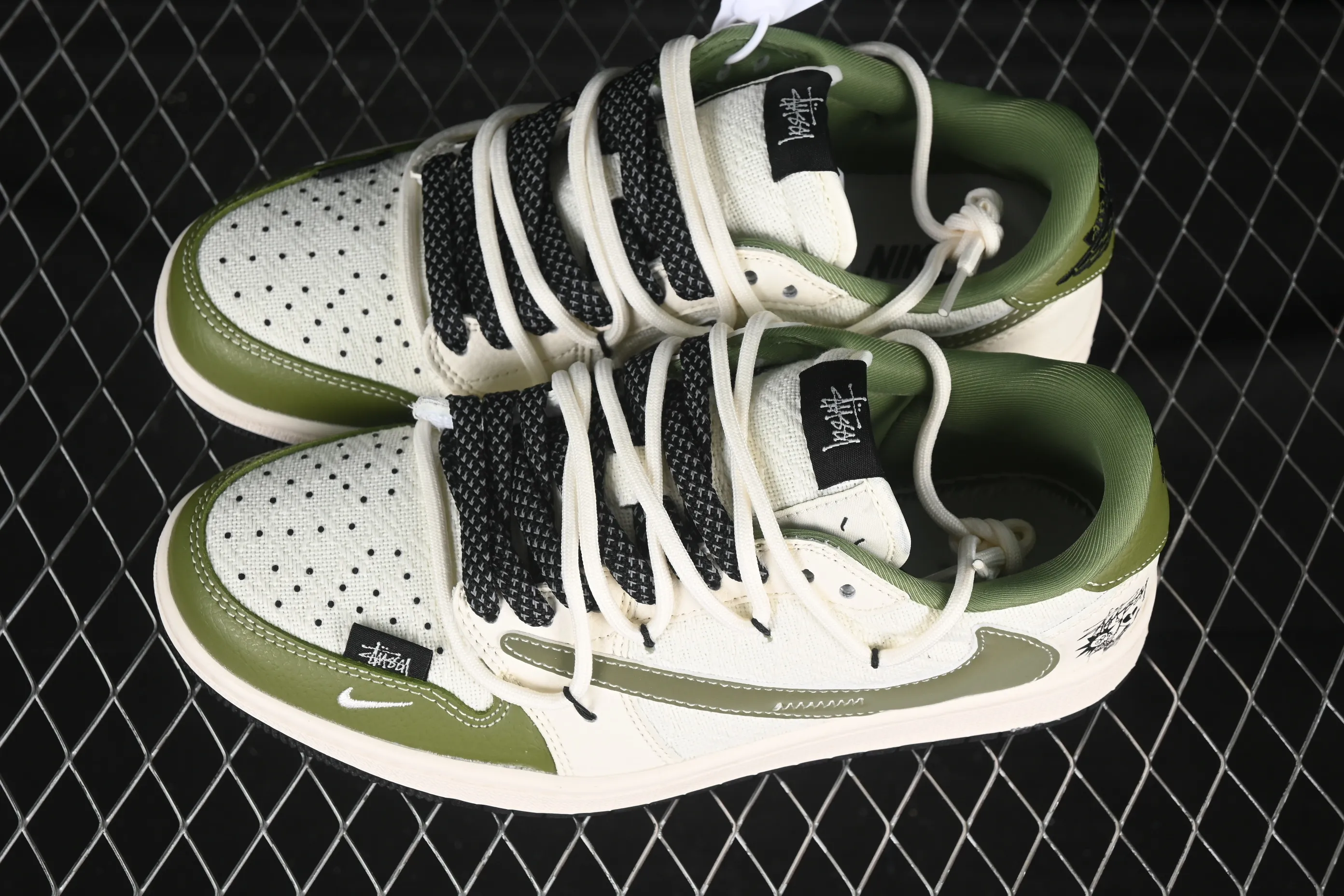 All categories Air Jordan Jordan series basketball shoes Air Jordan 1 Low High-end customized low-top sneakers Travis Scott x Fragment Design x Air Jordan 1 Low OG SP AJ1 Stussy co-branded green linen drawstring low-top cultural casual sneakers DM6868-104